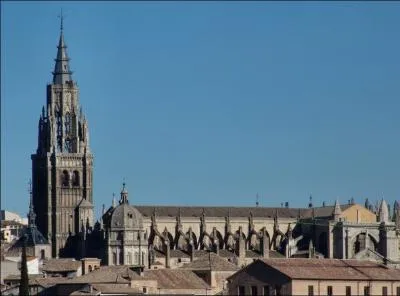 Considre comme la deuxime plus grande cathdrale d'Espagne, c'est la Santa Maria de :