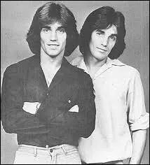 Encore des jumeaux, californiens et musiciens. Ce sont Billy et Bobby, crateurs du tube Oh Lori, et de bien d'autres titres lgers comme la chantilly. Quel est leur patronyme ?