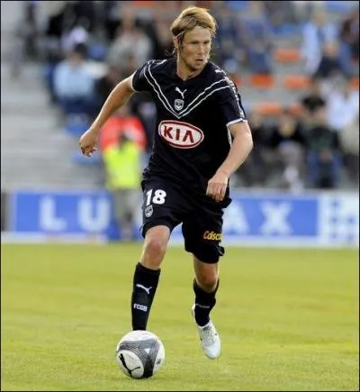 Tchque , je joue en France  Bordeaux !