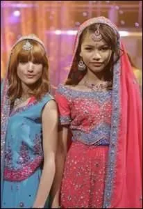 Comment s'appelle Bella dans  Shake It Up  ?