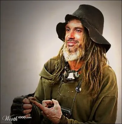 Il aurait pu sortir avec la femme aux plus belles fesses du monde, mais ce fut la rue pour lui.