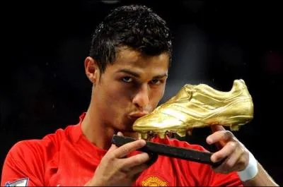 De quelle nationalit est le footballeur Cristiano Ronaldo ?