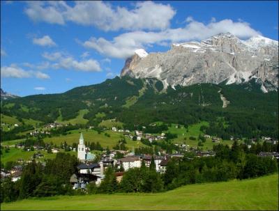Cortina d'Ampezzo est une petite ville des Dolomites, au nord de l'Italie. Que s'y est-il pass en 1956 ?