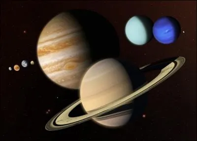 Parmi ces trois plantes du systme solaire, laquelle possde de nombreux anneaux composs de glace, gravitant autour de celle-ci ?