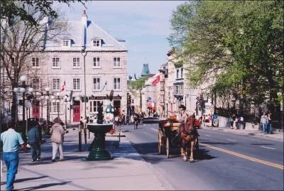 Qubec : En quelle anne l'arrondissement historique du Vieux-Qubec est-il dclar site du patrimoine mondial par l'UNESCO