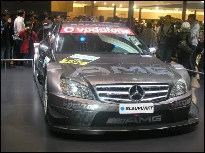 Qui chante   Ma Benz   ?