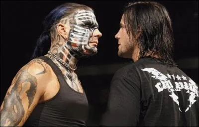 Quelles superstars ne sont pas sur l'image ?