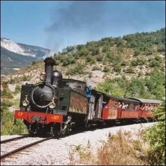 Sur un parcours de prs de 150 km, entre Mditerrane et haute Provence, ce train relie Digne les Bains  Nice, traverse de nombreuses valles sauvages et des villages de caractre du haut Pays ... .