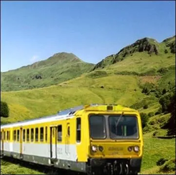 De Riom-s-Montagnes  Lugarde, voyagez sur une des plus belles lignes de chemin de fer de montagne de France. Dcouvrez paysages d'estives, panoramas sur les massifs du Sancy et du Cantal ... .