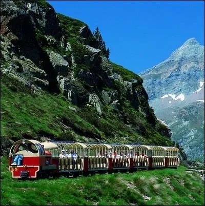 Ce train touristique est considr comme le train le plus haut d'Europe (2000 m d'altitude), il vous offrira la possibilit originale et unique d'accder aux merveilles de la nature en montagne ... .