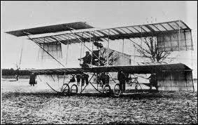 De quand date le tout premier avion ?