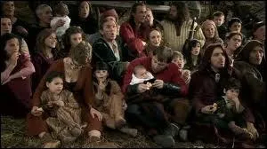 Lors du spectacle de marionnettes, quel personnage tue Perceval ?