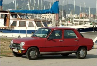 Je suis une vieille Renault. Qui suis-je ?