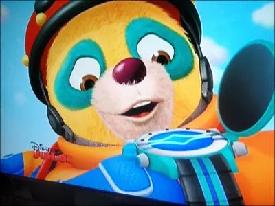 C'est un ours en peluche qui a de l'ambition, il veut devenir agent secret !