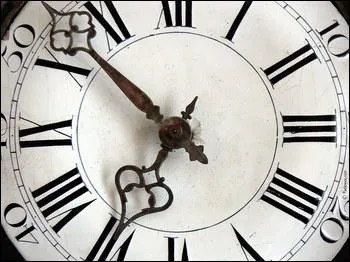 ''Un SMS vient d'arriver, j'ai 18 ans / Envolée ma virginité, j'suis plus un enfant / L'horloge tourne, les minutes sont torrides / Et moi je rêve d'accélérer le TEMPS'' ... Chanson de Mickaël...