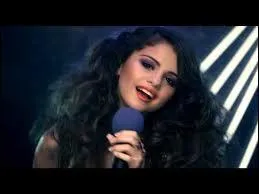 Sur cette photo, quel chanson interprte-t-elle ?