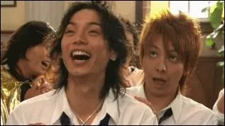 Avec combien de filles  la fois Namba est-il dj sorti ?