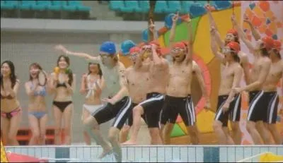 Qui sort vainqueur de la comptition de natation dans l'pisode spcial ?