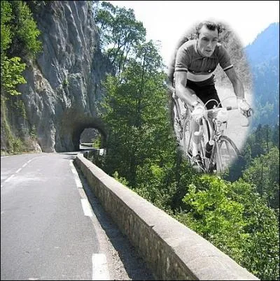 Dans quelle tape du Tour de 1958, assiste-t-on  la cavale fantastique et dantesque du luxembourgeois Charly Gaul dans le massif de la Chartreuse ?
