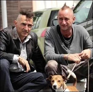 Quels sont ces deux acteurs, runis  l'occasion du nouveau film de Benot Delpine et Gustave Kervern   Le Grand Soir  , sorti en salle cette semaine ?