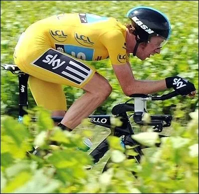 Quelle grande preuve cycliste, le britannique Bradley Wiggins est-il en posture de remporter aprs son succs dans les 53 kms du contre la montre hier  Bourg-en-Bresse ?
