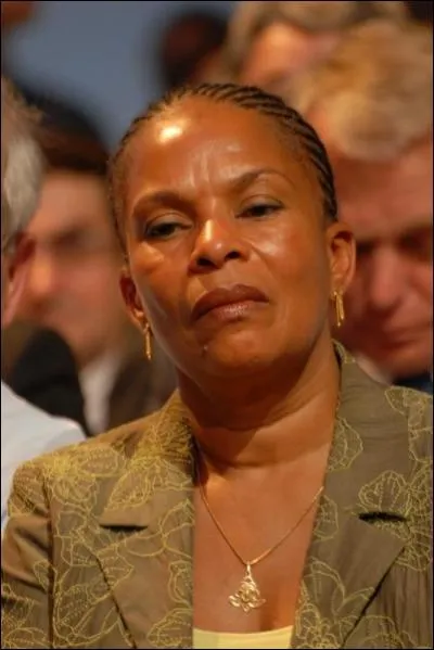 Christine Taubira a t nomme au ministre de la Justice. A quel parti appartient-elle ?