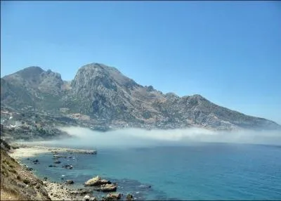 Le jbel Moussa est une autre montagne insolite qui domine le dtroit de Gibraltar. Les Espagnols l'appellent :