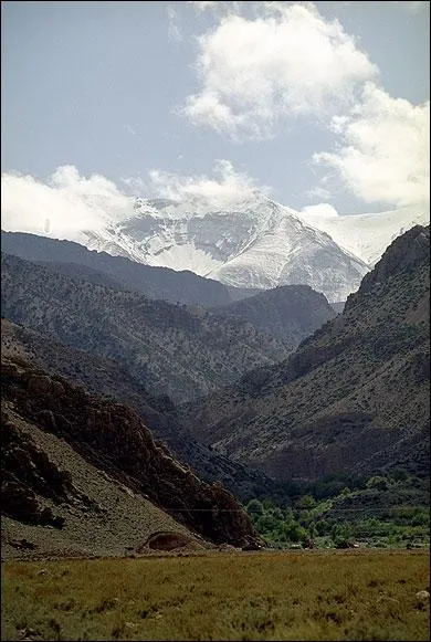 Quel nom porte le troisime sommet du Maroc, haut de ses 4071 m ?