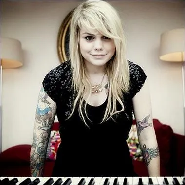 Comment s'appelle cette chanteuse ?