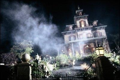 De quel film fut inspire la Maison Hante du parc Disneyland ?