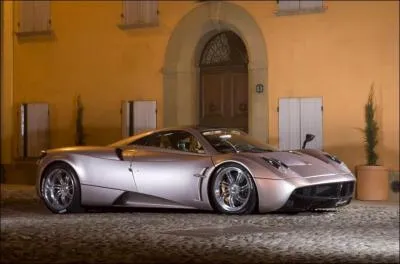 Quelle est cette supercar  made in Italy  ?