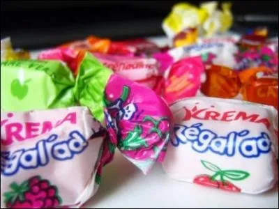 Entreprise franaise fonde en 1923, il s'agit d'une entreprise fabriquant principalement des confiseries. Comment s'appelle-t-elle ?