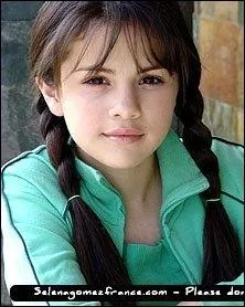 A quel ge Selena a-t-elle eu son premier tlphone ?