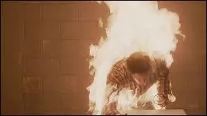 On apprend que celui qu'il l'a tu ,  la fin de la saison 3 est...