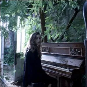 Qui est cette jeune chanteuse ?