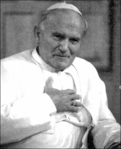 Ancien pape n en Pologne, sa vritable identit est Karol Jozef Wojtyla. Il resta pape exactement 26 ans, 5 mois et 16 jours :