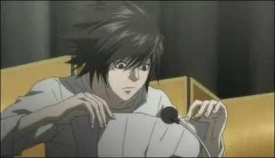 Episode 9 : Pour l'entre  l'universit, Light et L font un discours. L porte des chaussures ce jour-l, quelles sont-elles ?