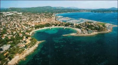Ville du Var. Clbre pour son vin.