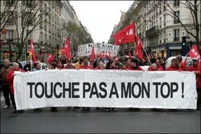 Touches pas  mon top est inscrit sur une...