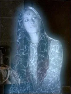 De quelle origine est la femme du lac ?