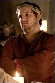 Jusqu' quel ge Karadoc a-t-il fait ''pipi'' au lit ?