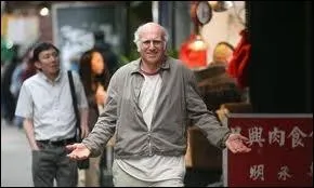 Dans  Whatever works , le personnage de Boris, dot d'un QI excessif, a enseign 