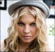 Dans quel groupe tait-elle avant ?