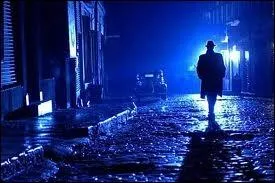 ''Papa, tu as pris la route sans dire adieu / Papa, tu as laissé son corps je t'en veux / Ça fait mal de vivre sans toi / Elle a mal et tu ne t'imagines même pas''