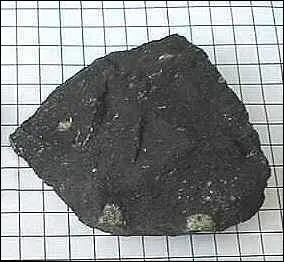 Roche volcanique issue d'un magma refroidi par l'eau ou l'air. Le