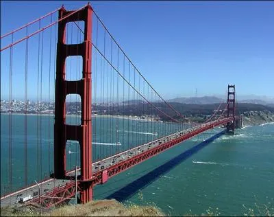 Dans quelle ville des Etats-Unis se trouve le Golden Gate Bridge ?