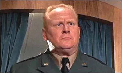 Ennemi de James Bond.