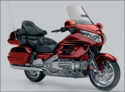 La Goldwing est une moto de la marque...