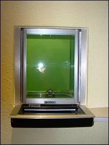 Premier Album ponyme. Avec la chanson...