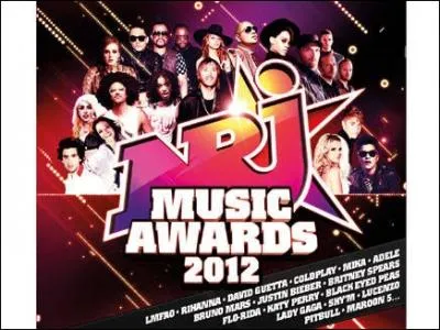 En 2012, quelle rcompense Rihanna a-t-elle remport aux NMA (NRJ Music Awards) ?
